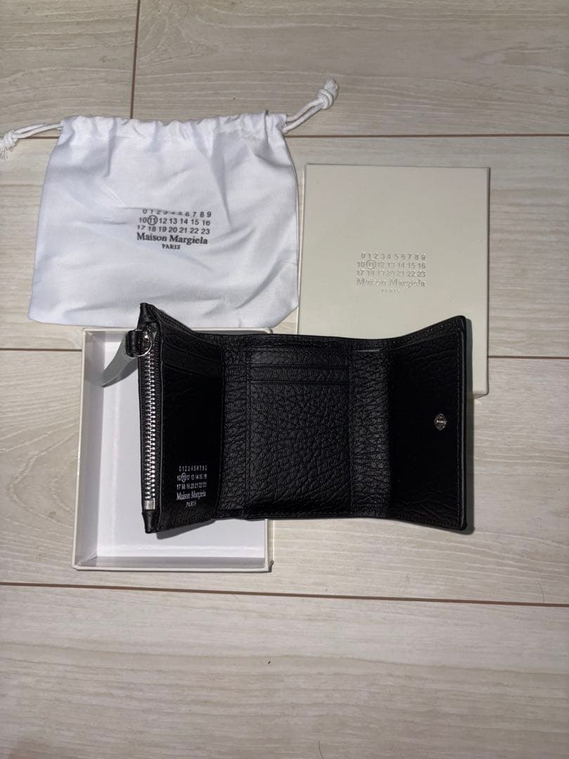 マルジェラ ブラック三つ折り財布