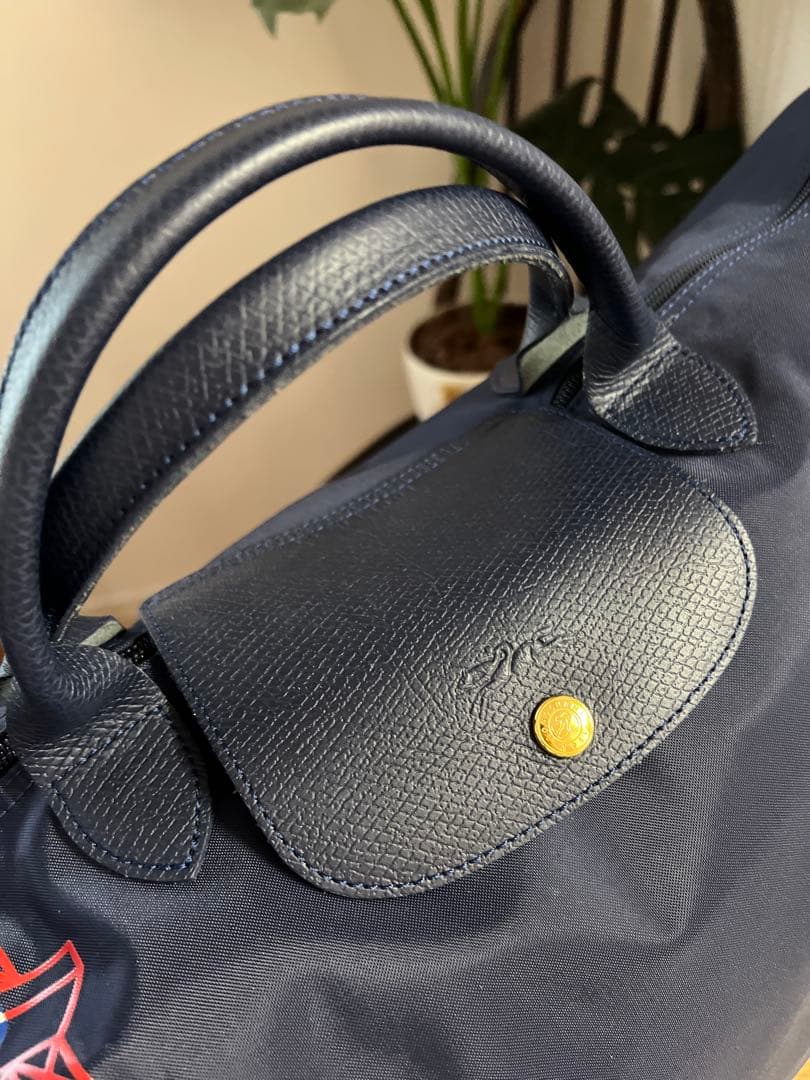 ロンシャン LONGCHAMP エッフェル塔