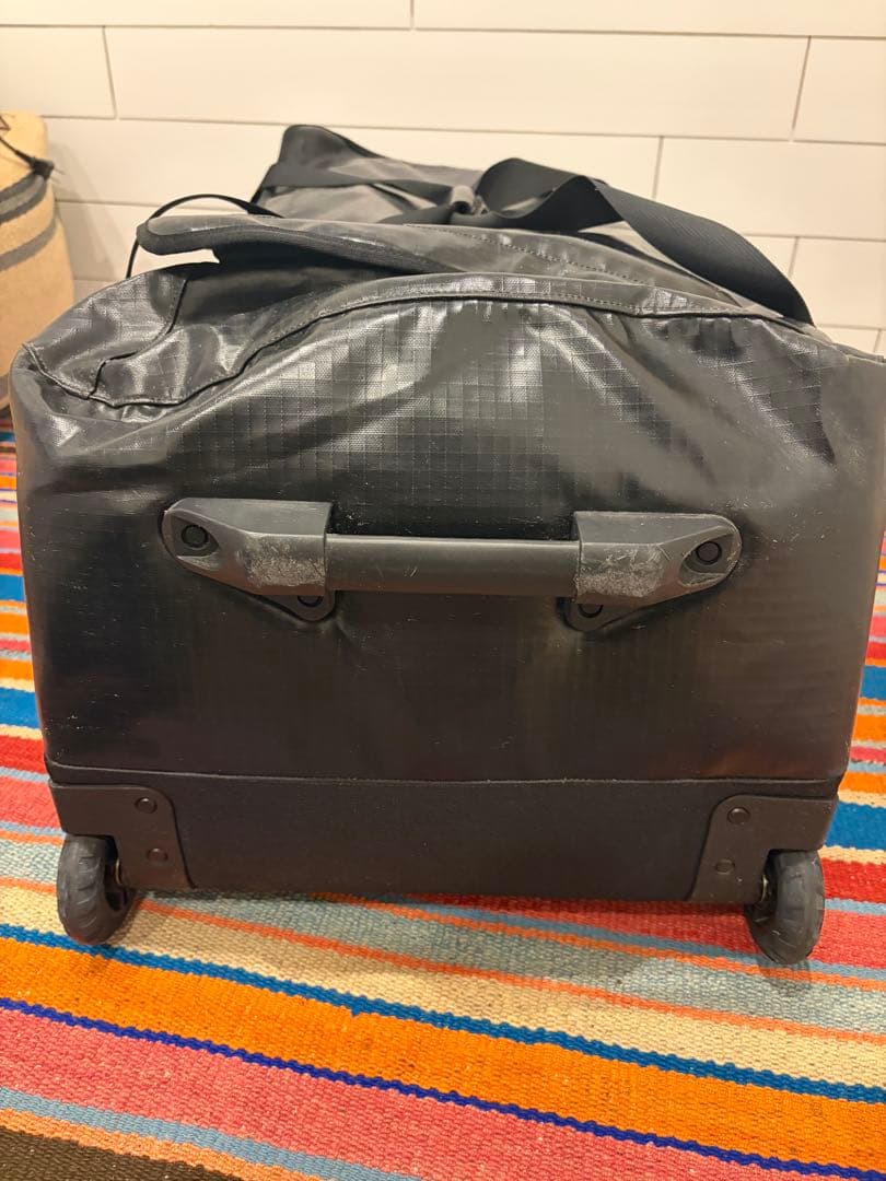 Patagoniaブラックホール·ウィールド·ダッフル １００ＬBLK