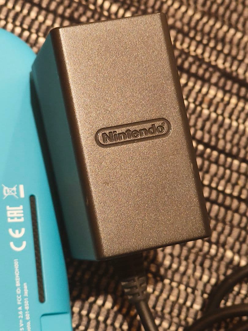 ​純正アダプター付NintendoSwitchLiteターコイズ本体 2021年