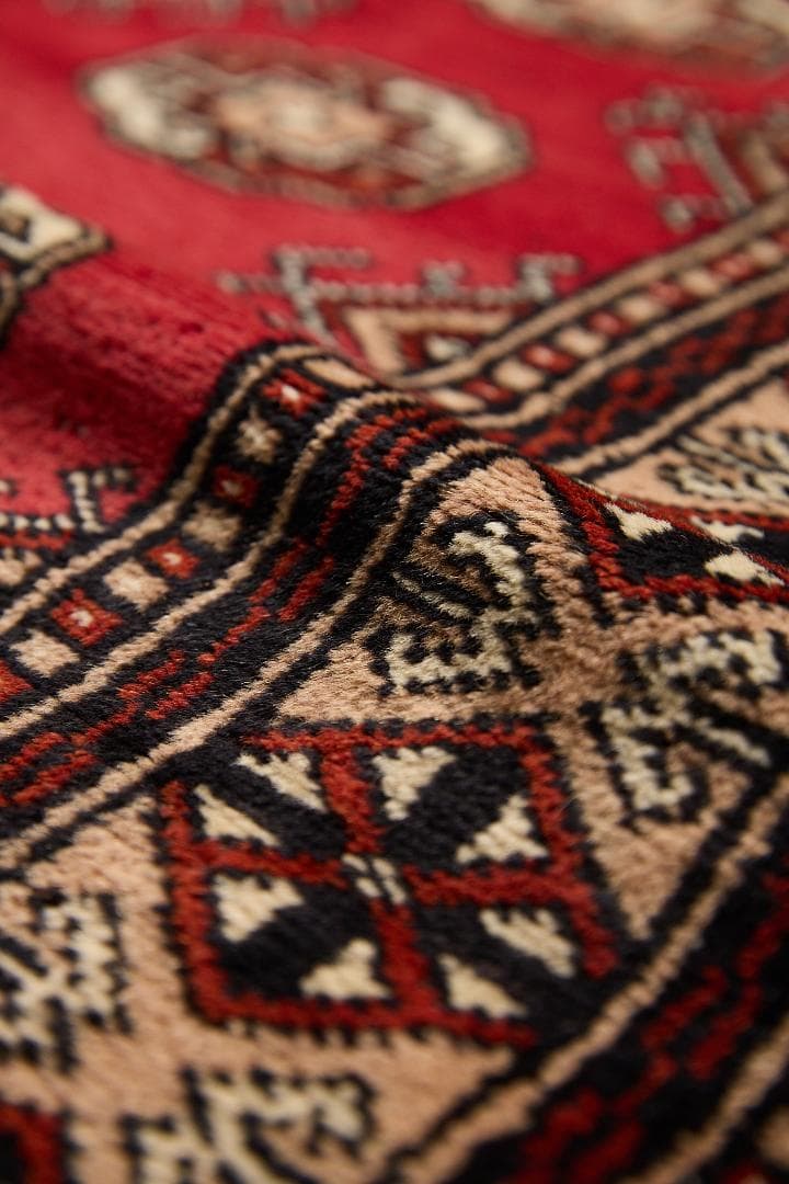 ヴィンテージラグ　トライバルラグ　ラホール産（108×78cm）赤　茶　黒