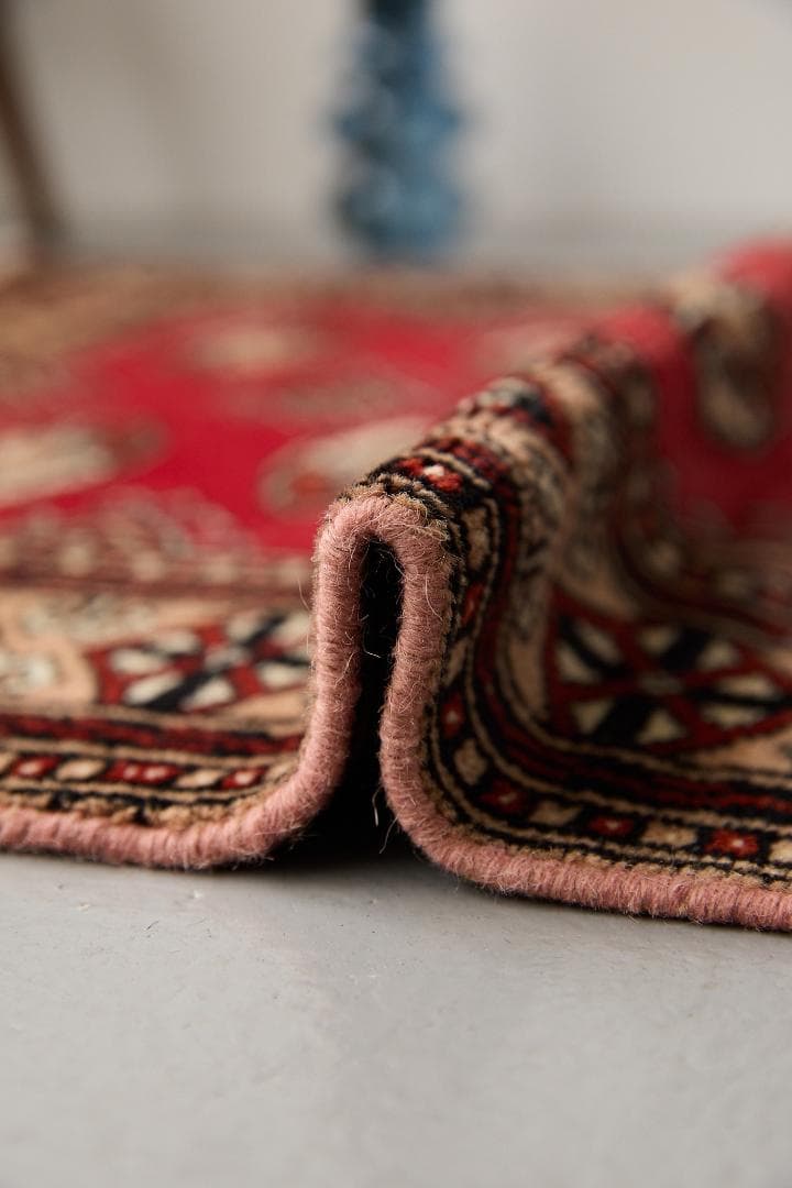 ヴィンテージラグ　トライバルラグ　ラホール産（108×78cm）赤　茶　黒