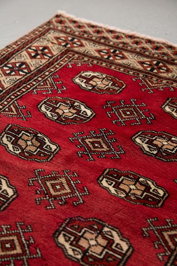 ヴィンテージラグ　トライバルラグ　ラホール産（108×78cm）赤　茶　黒