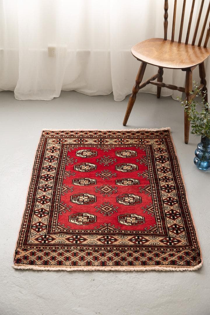 ヴィンテージラグ　トライバルラグ　ラホール産（108×78cm）赤　茶　黒