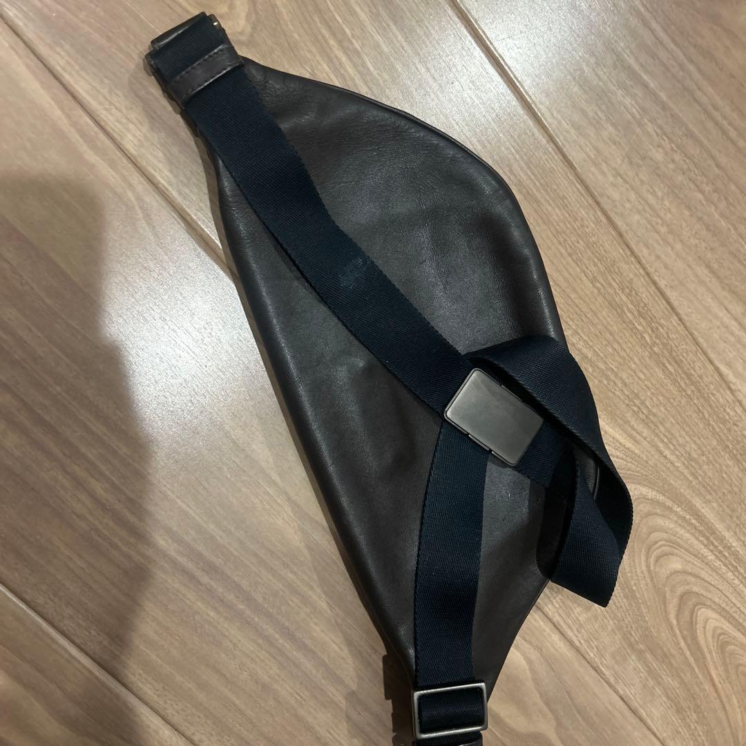 ポンチョです！！BOTTEGA VENETA ボディバッグ ダークブラウン