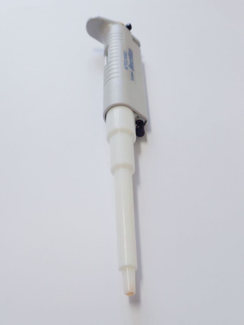 ニチリョー社製ピペット マン(20~200uL)