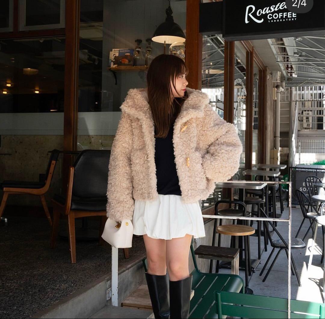 カールフェイクファーショートダッフル2