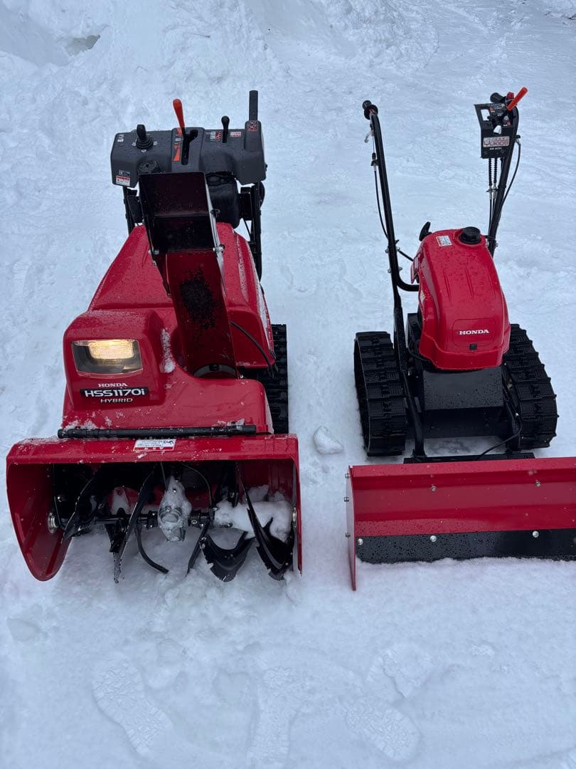 Honda HSS1170i ハイブリッド除雪機