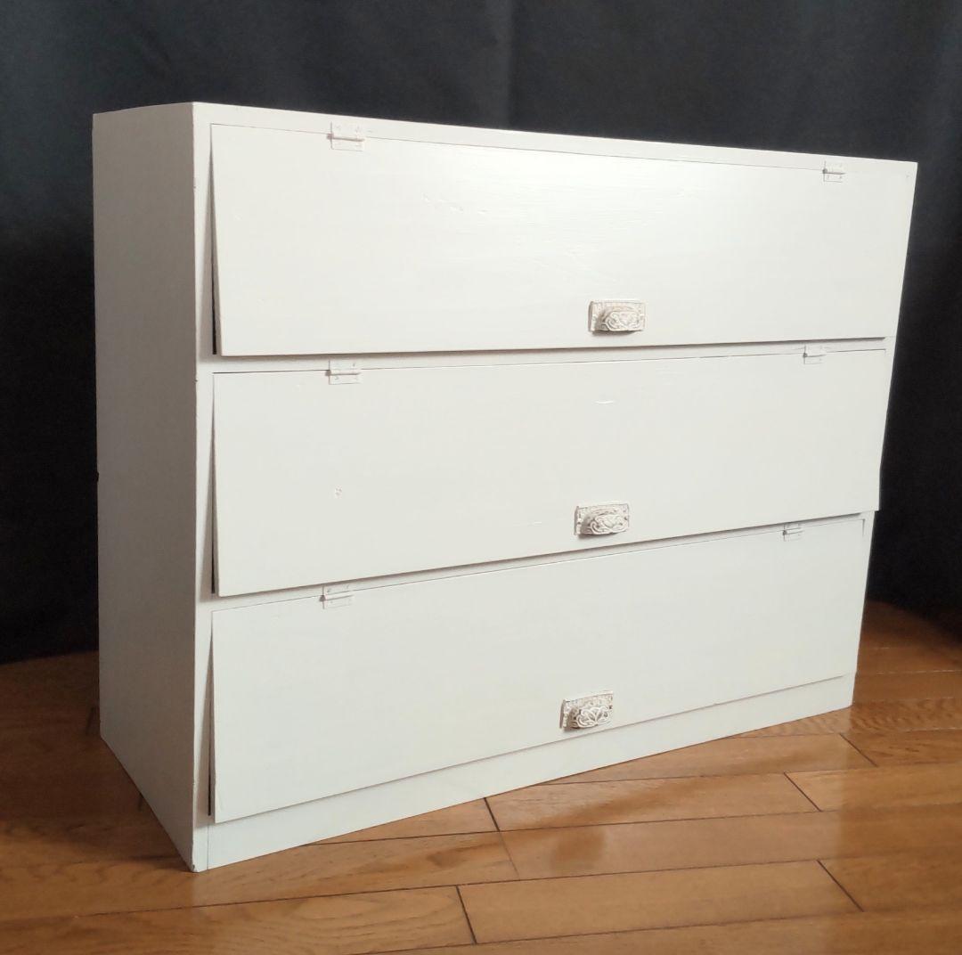 昭和レトロ　古いパタパタ扉の木製収納棚