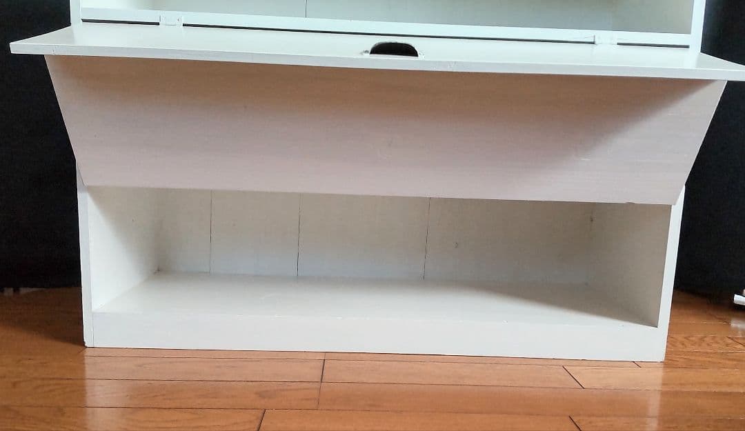 昭和レトロ　古いパタパタ扉の木製収納棚