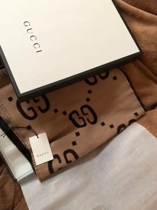 ねこうどん グッチ　マフラー　GUCCI