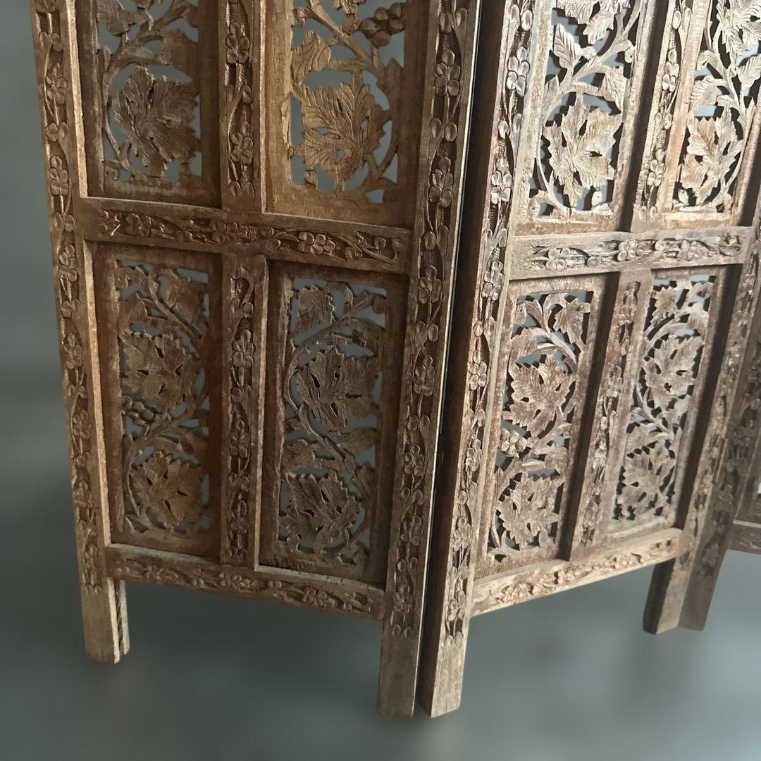 瞬間的お値下げ❣️小さめ木製彫刻入りパーテーション 4パネル