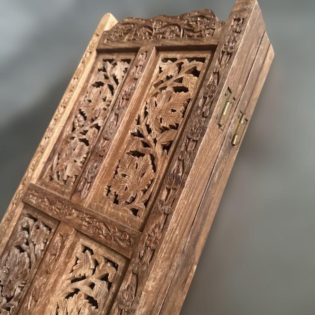 瞬間的お値下げ❣️小さめ木製彫刻入りパーテーション 4パネル