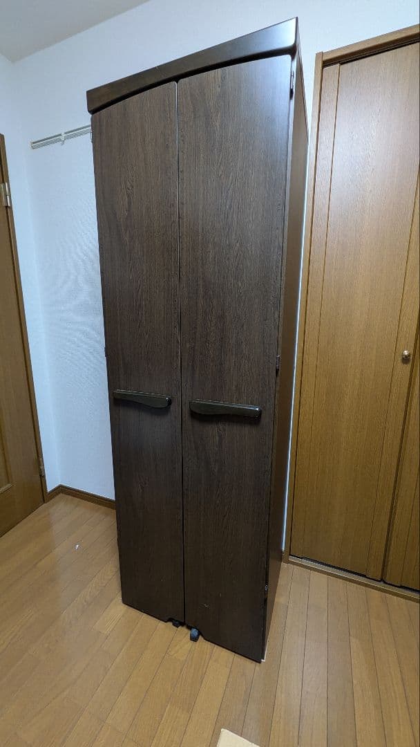 大容量キッチンストッカー　扉収納付　キッチン食品収納　パントリー