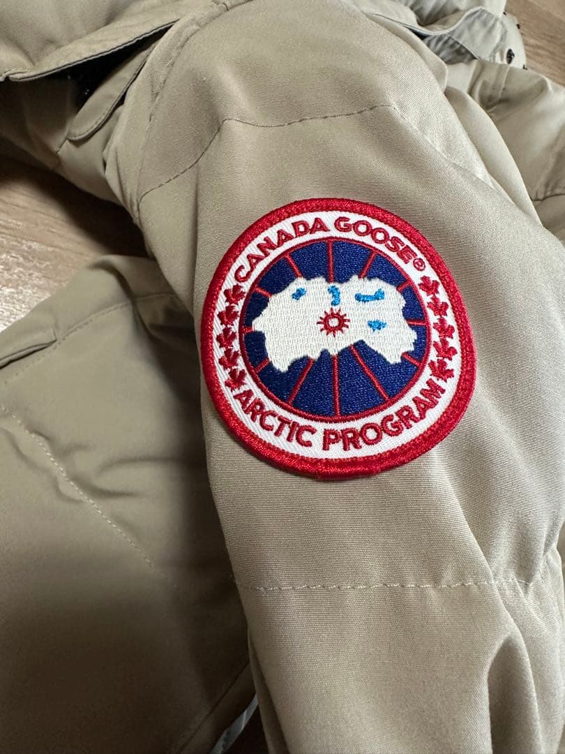   カナダグース M ベージュ ダウン