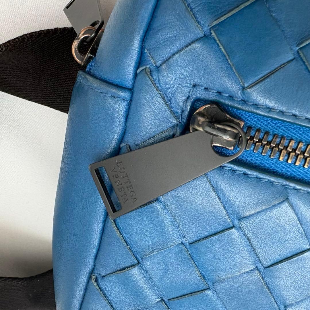 ボッテガヴェネタ イントレチャート ボディバッグ ブルー
