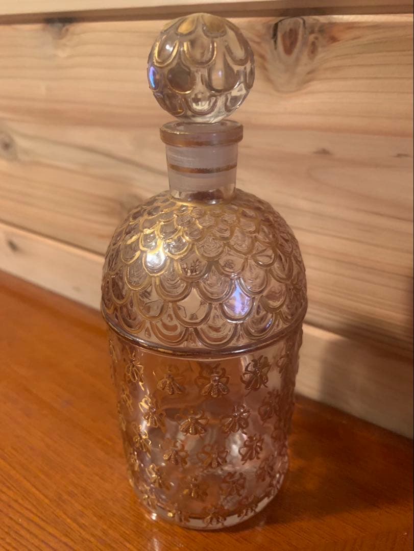 ゲラン　GUERLAIN　アンティーク香水瓶　 ゴールド ビーボトル