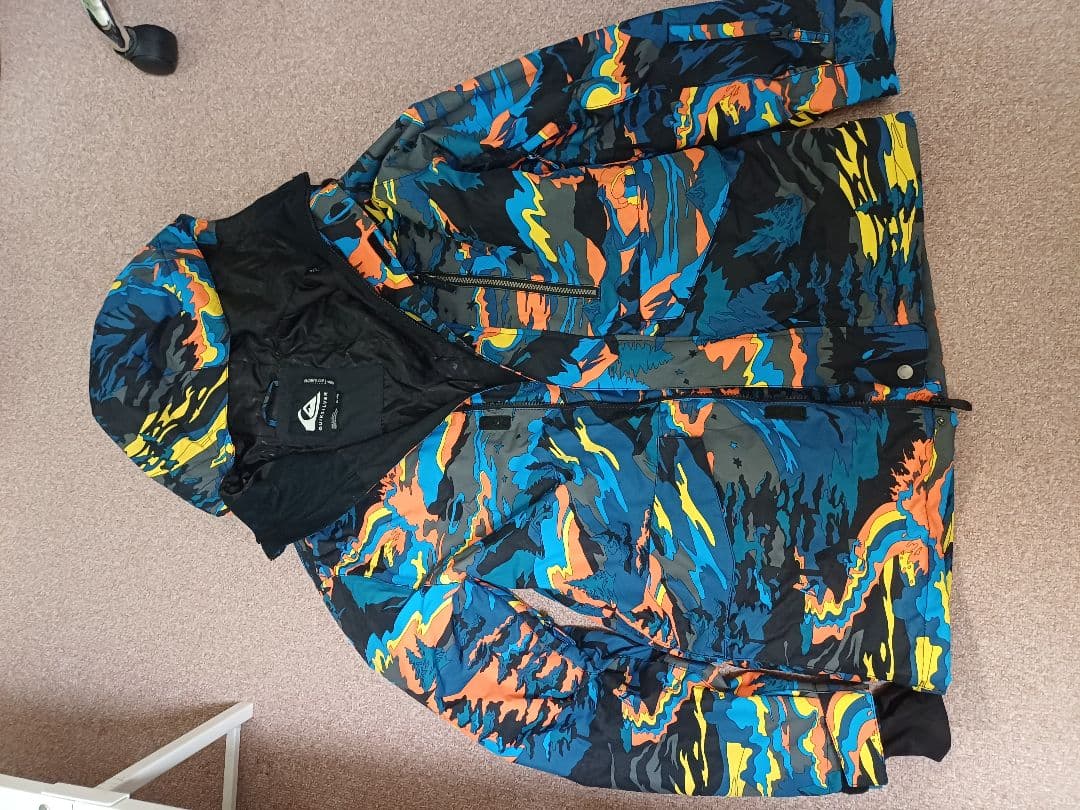 QUIKSILVER マルチカラースノーボードウェア上下・ゴーグル・グローブ