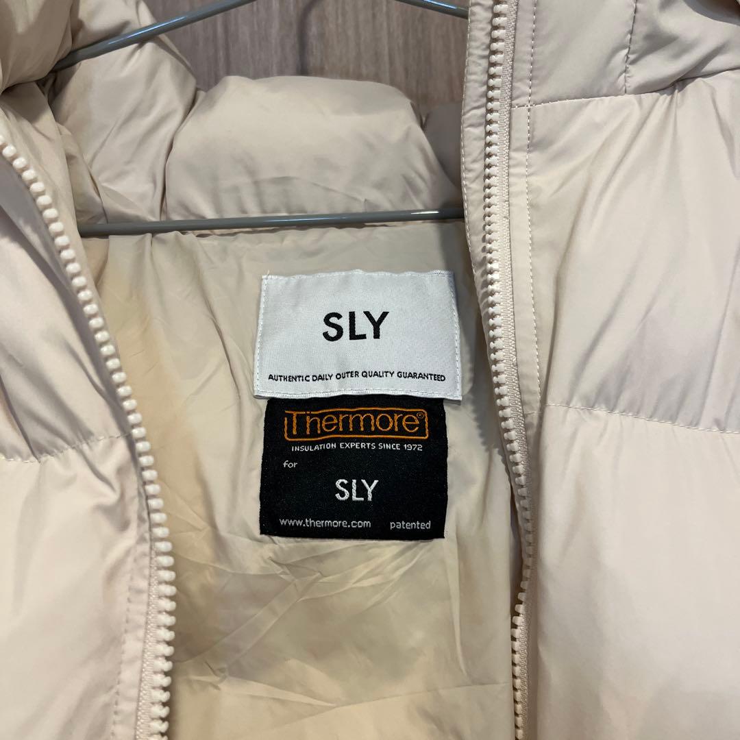 SLY ライトベージュ ショート丈ダウンジャケット