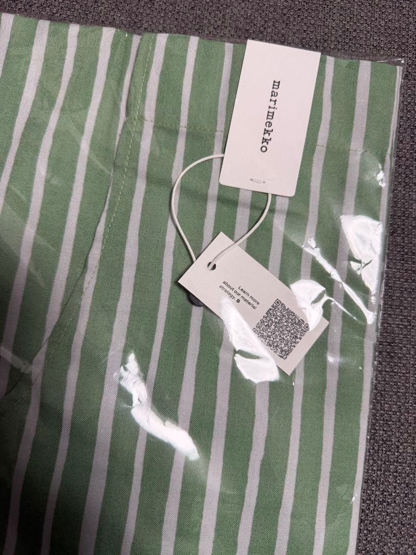 新品タグ付き　marimekkoマリメッコ　ピッコロ　エプロン　グリーン