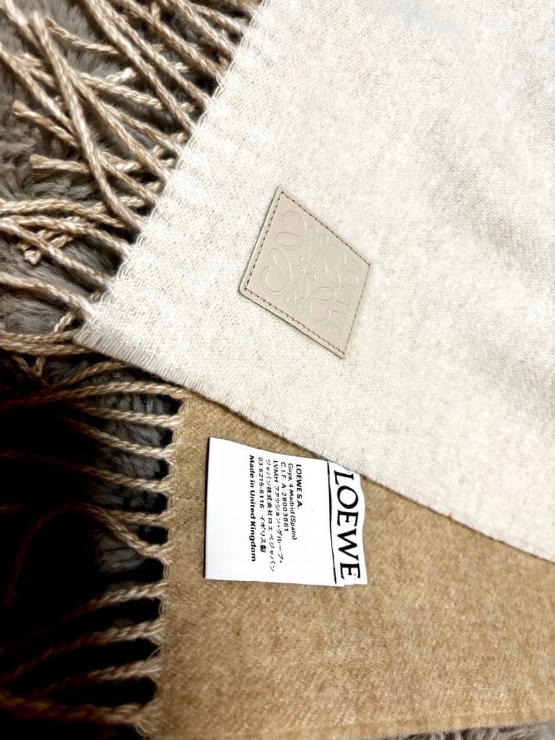 ロエベ　バイカラーマフラー　アイボリー、ベージュ