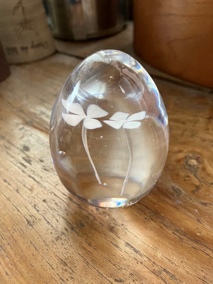 イイノナホ　ペーパーウエイト　白クローバー2本