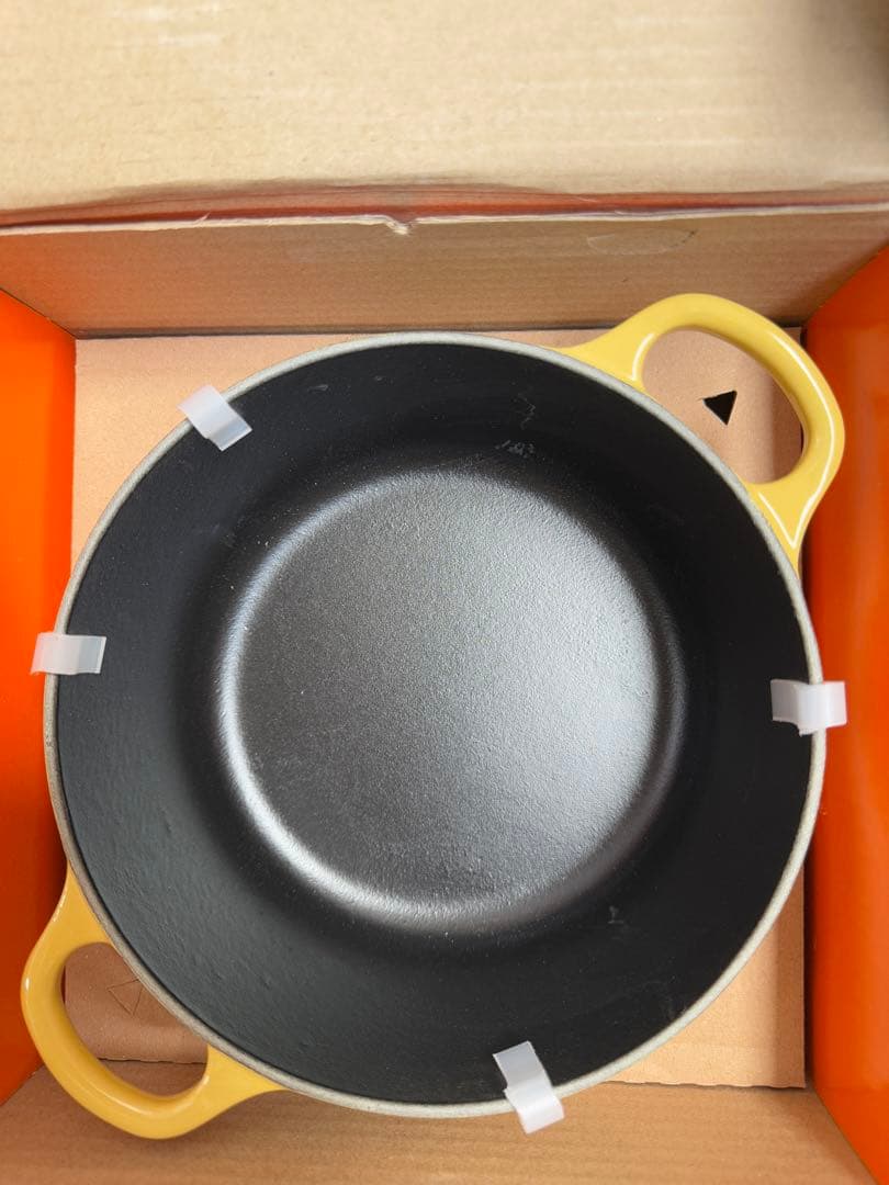 【新品】ル・クルーゼ　ココットロンド　18cmクインス　イエロー　両手鍋　鍋