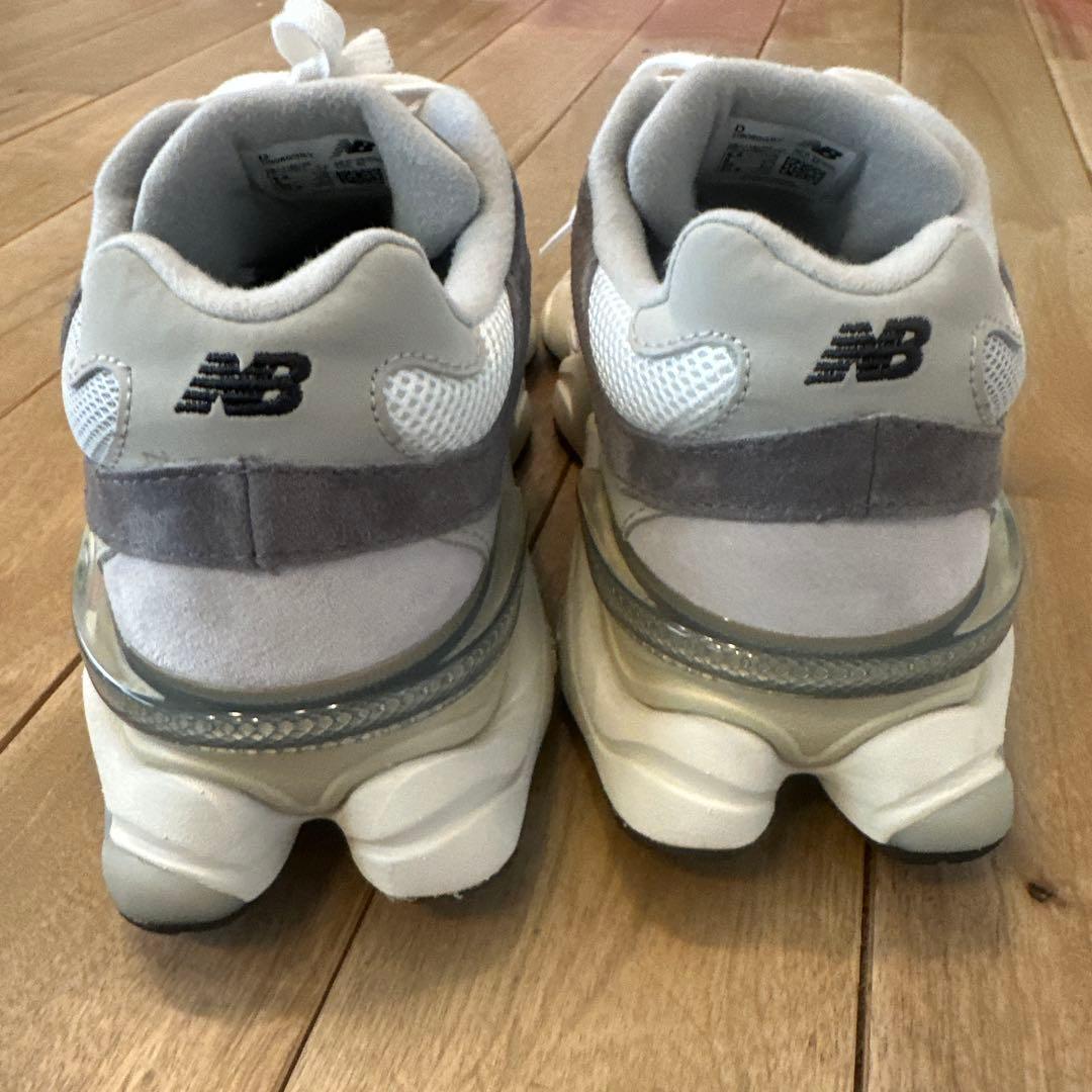 New Balance 9060 グレー/ホワイト スニーカー