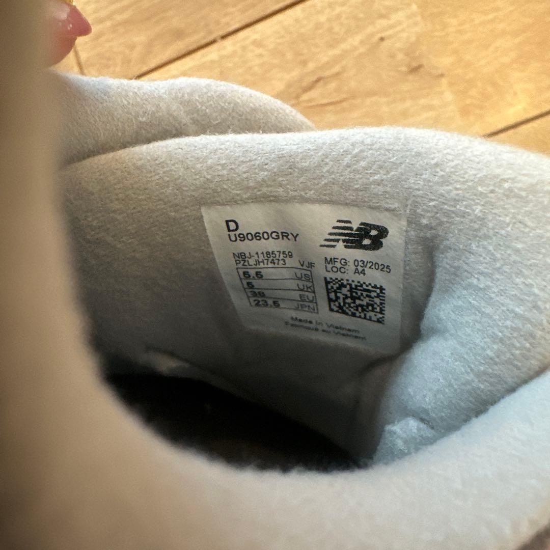 New Balance 9060 グレー/ホワイト スニーカー