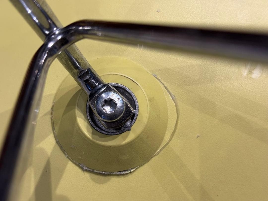 ハーマンミラー　イームズ シェルチェア　エッフェルベース（ワイヤーベース）InY