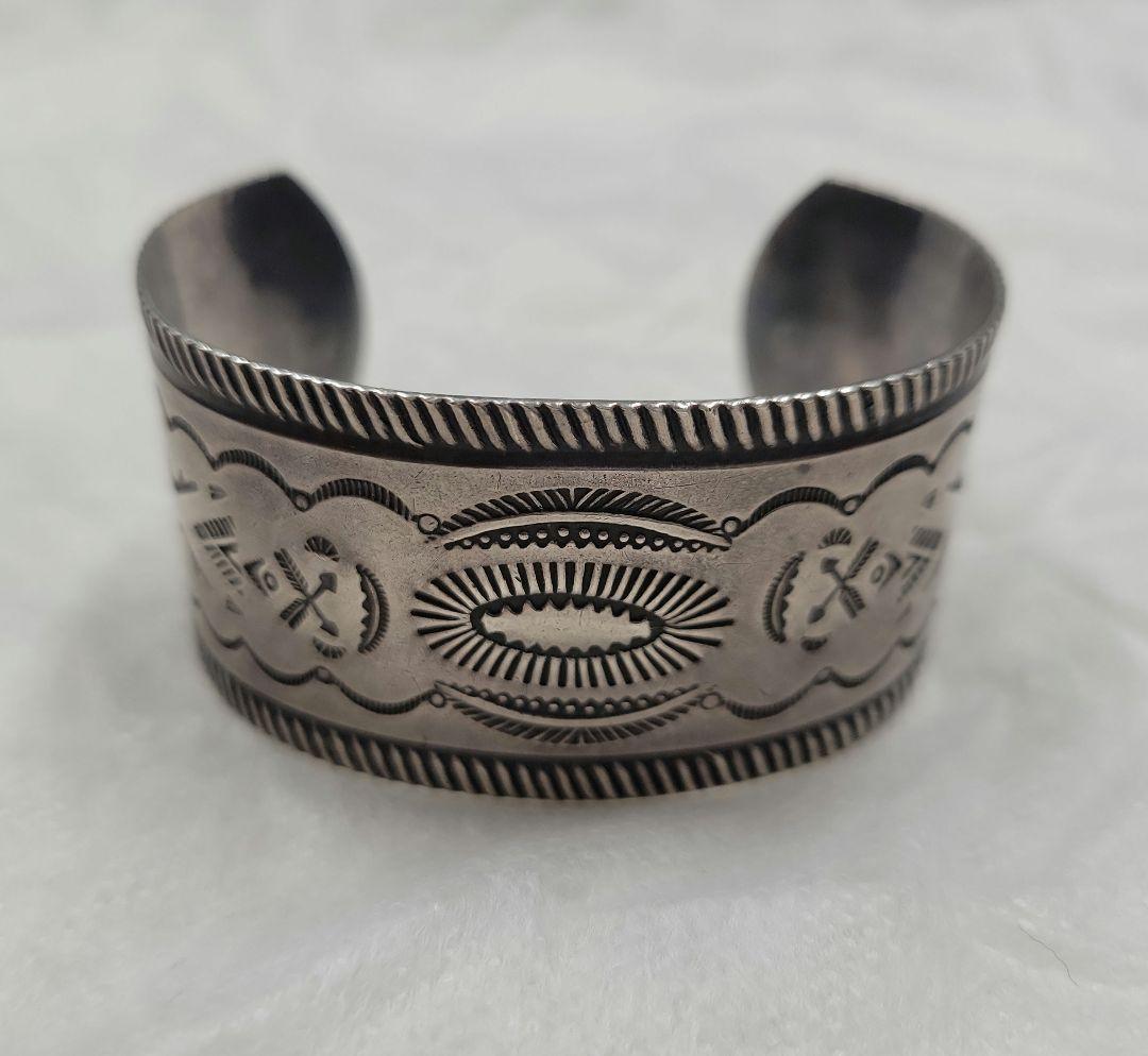 ナバホ族 インディアンジュエリー ヴィンテージ バングル
