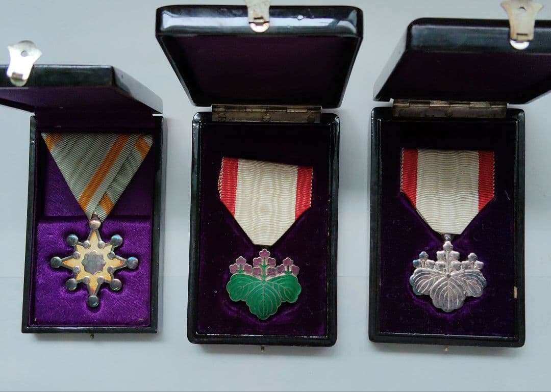 勲章セット 3個 金色 緑色 銀色