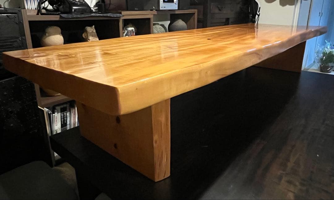 桜か栃の木製の座卓（テーブル）