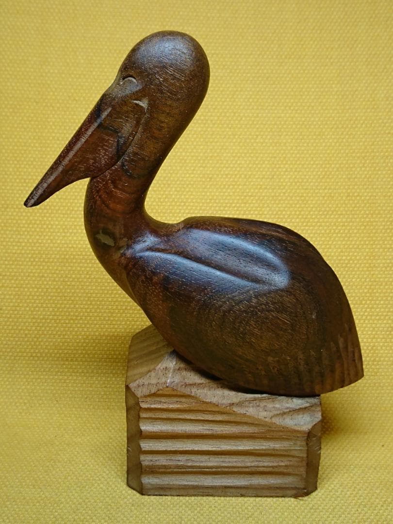 【美品】トリ　鳥　ペリカン　木彫り　置物　インテリア　工芸品　美術品　A3175