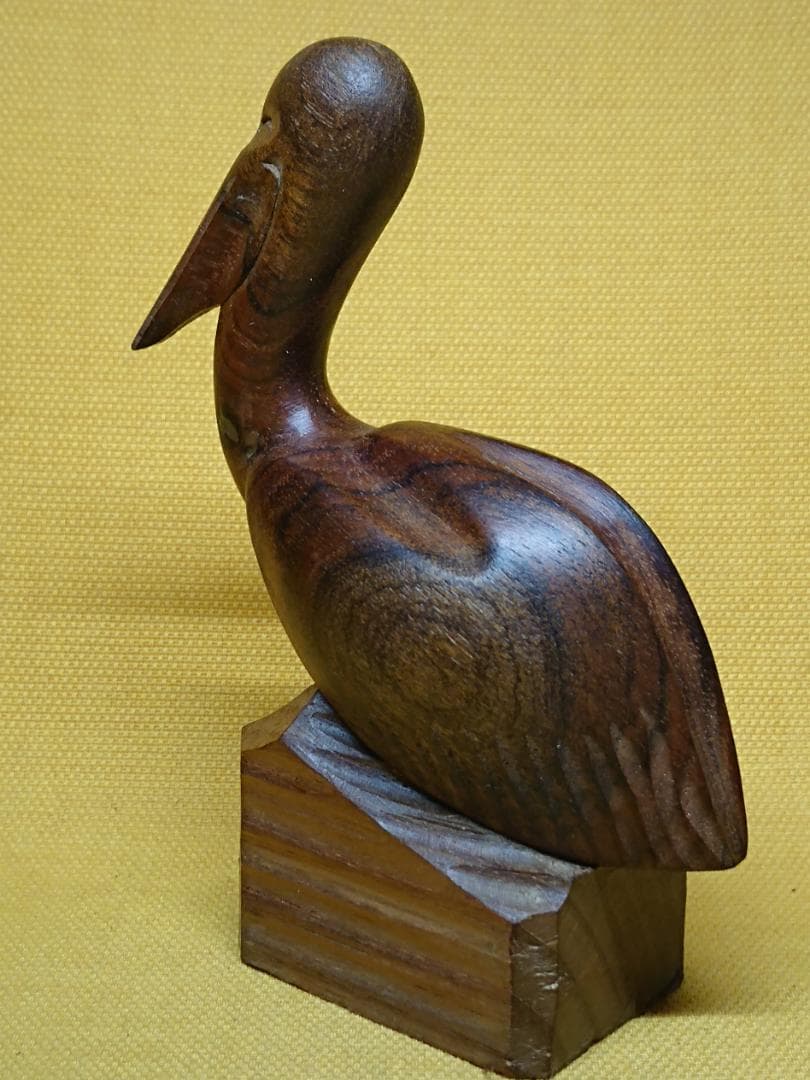 【美品】トリ　鳥　ペリカン　木彫り　置物　インテリア　工芸品　美術品　A3175