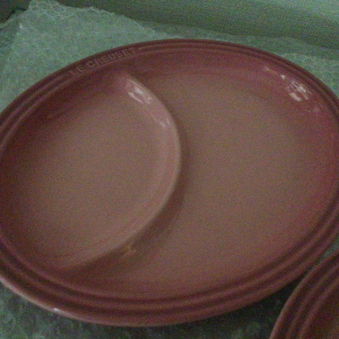 『ル・クルーゼ』マルチオーバルプレートLサイズピンク仕切り付きプレート2枚セット