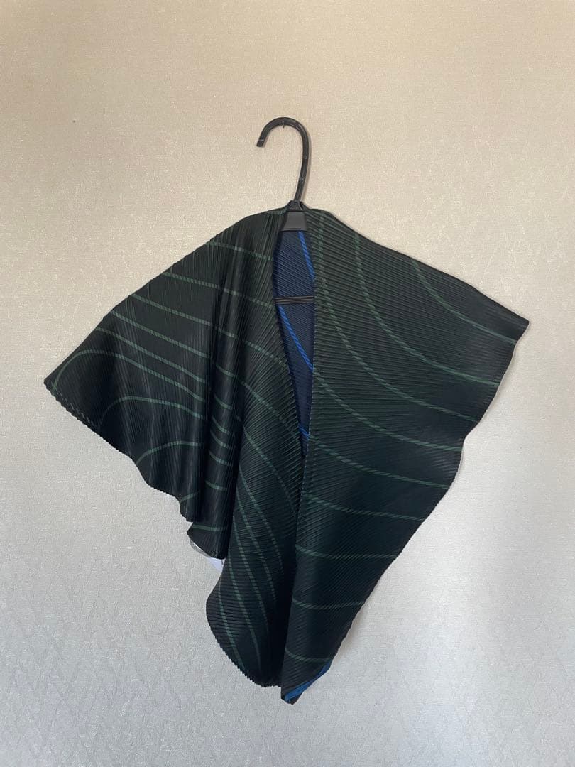 週末お値下げ　PLEATS PLEASE サークルスカーフ