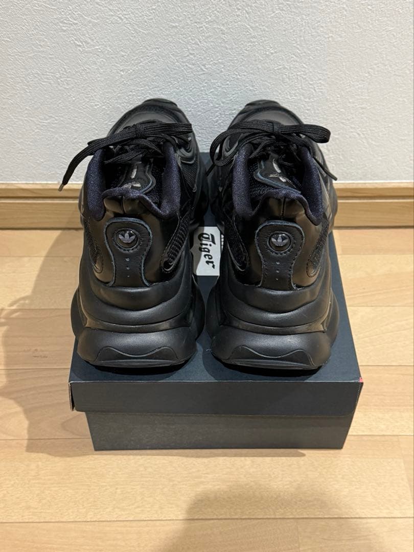 靴 adidas OZVENUZ BLACK 24cm
