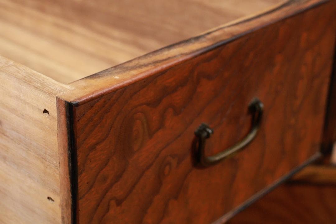 BE922 時代家具　黒柿貼　水屋箪笥　茶箪笥　欅扉　食器棚