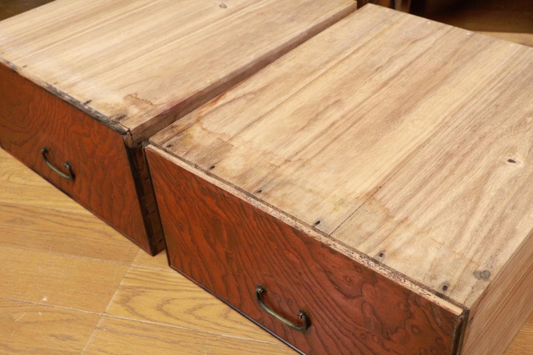 BE922 時代家具　黒柿貼　水屋箪笥　茶箪笥　欅扉　食器棚