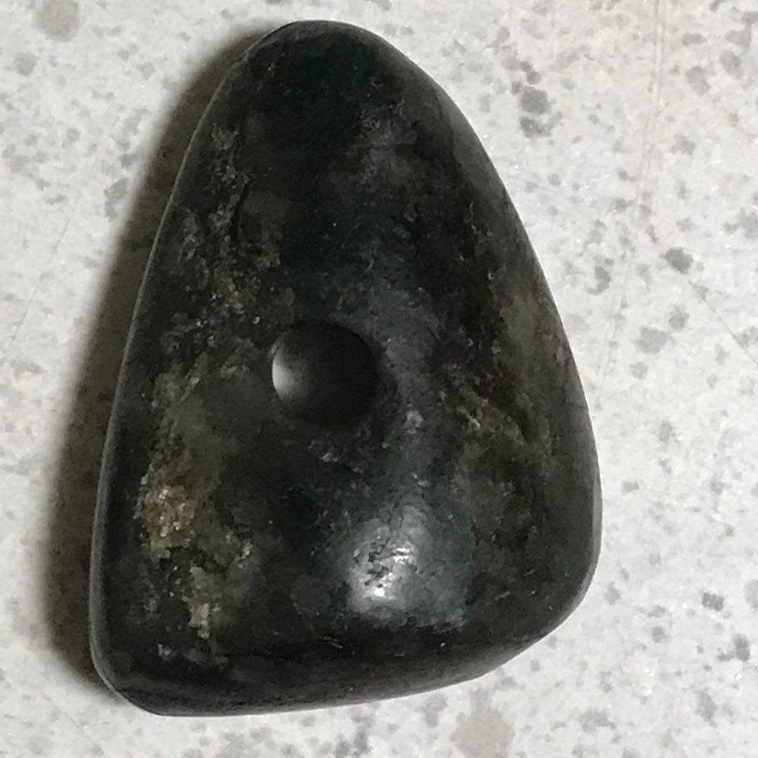 翡翠　垂れ玉　大珠　勾玉