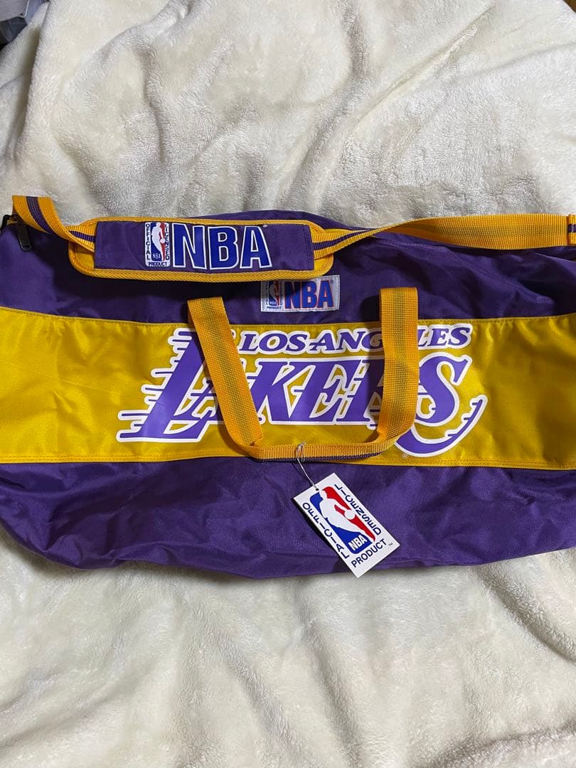 新品タグ付き！NBA ロサンゼルス レイカーズ ドラムバッグ ボストンバッグ