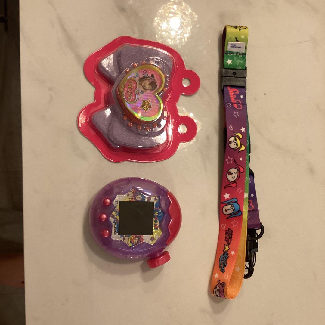 しなこちゃんと竹下パラダイスのコラボバージョンたまごっち ￼