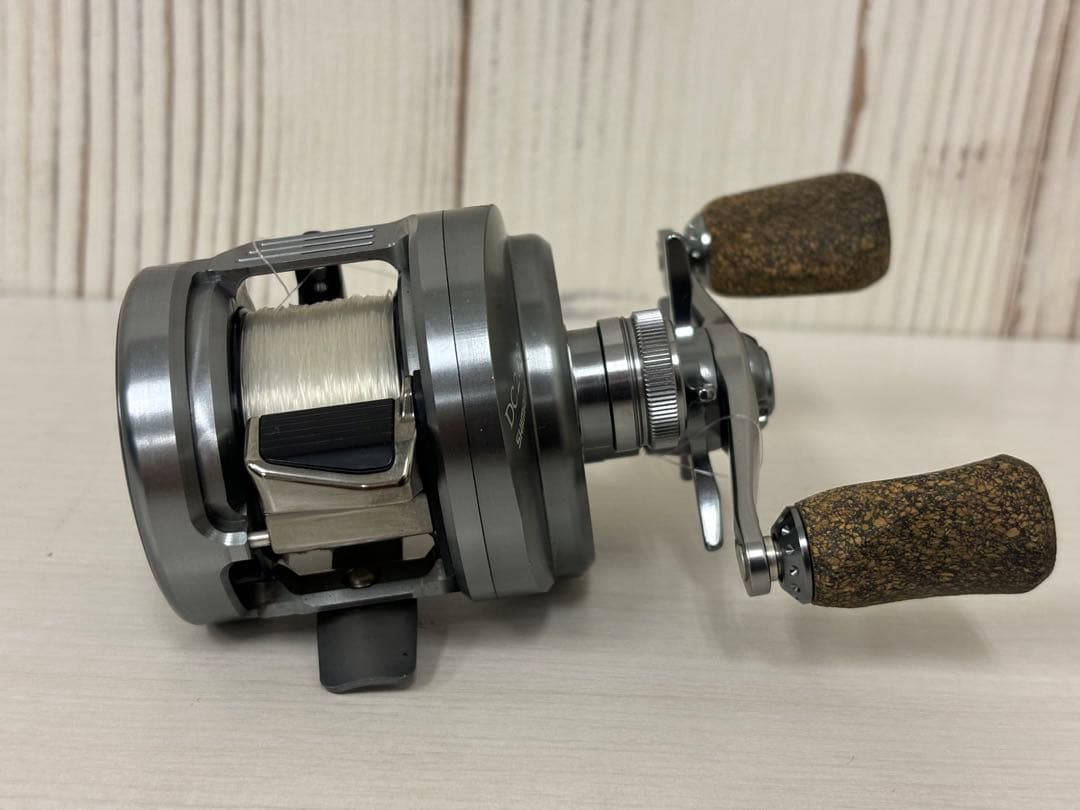 シマノ　19カルカッタコンクエストDC200 右巻き