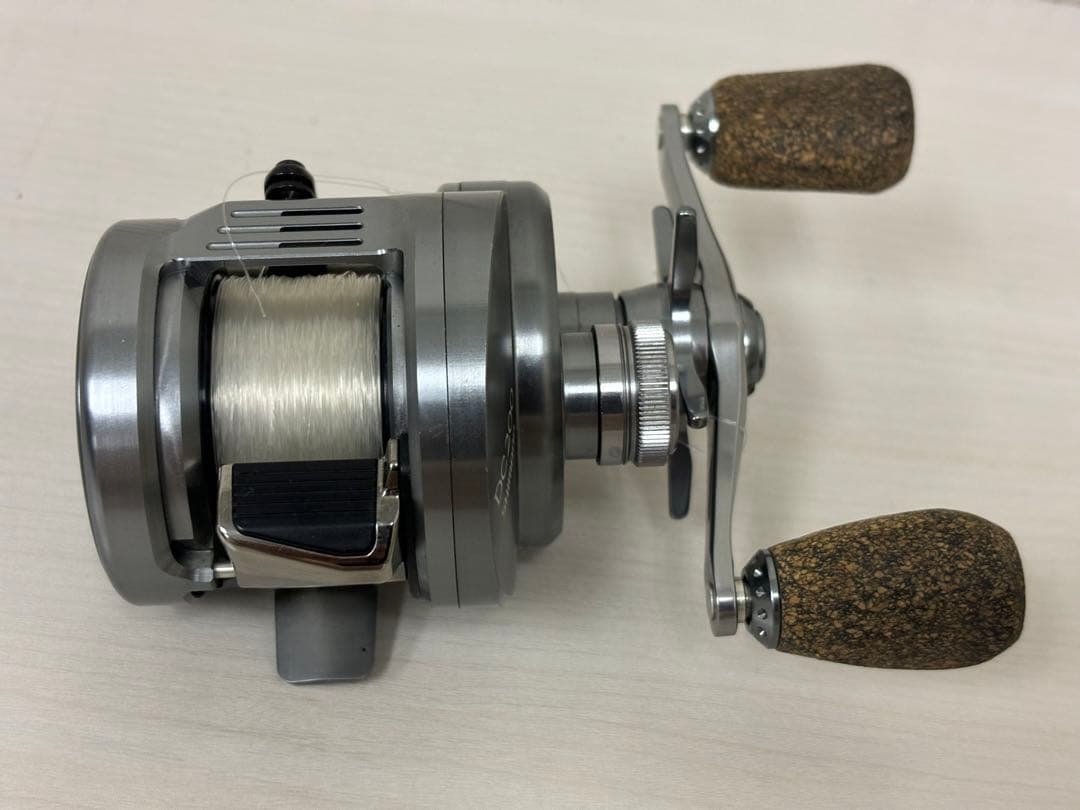 シマノ　19カルカッタコンクエストDC200 右巻き