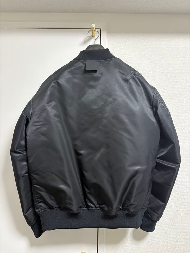 美品 UNIQLO+J M ハイブリッドダウンオーバーサイズ MA-1ブルゾン