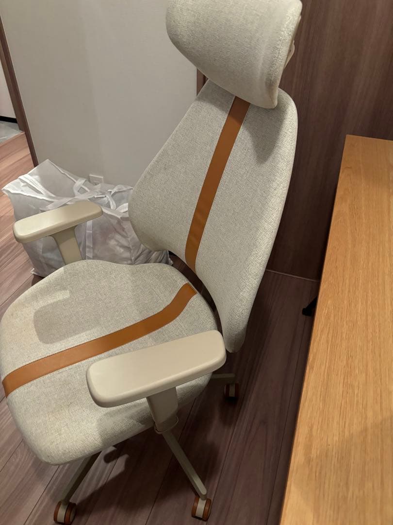 Hay デスク&IKEAチェアセット 渋谷区に引き取り可能な方