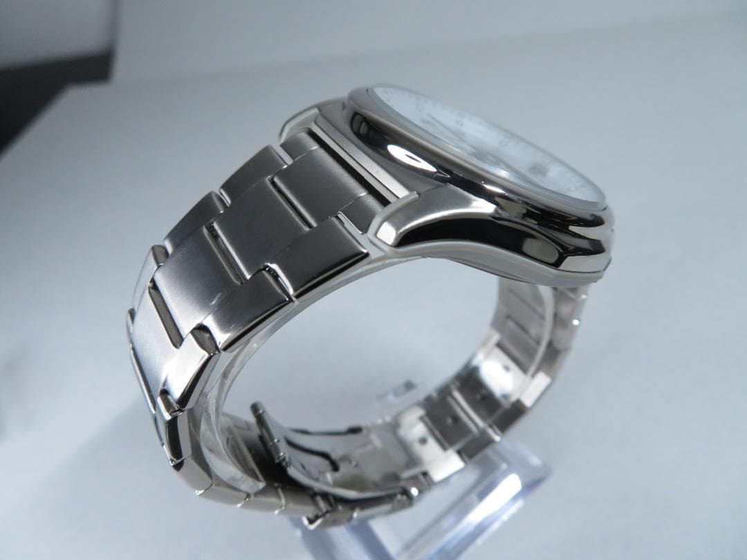 未使用 チタン カシオ ウェーブセプターソーラー電波 マルチバンド6 シルバー