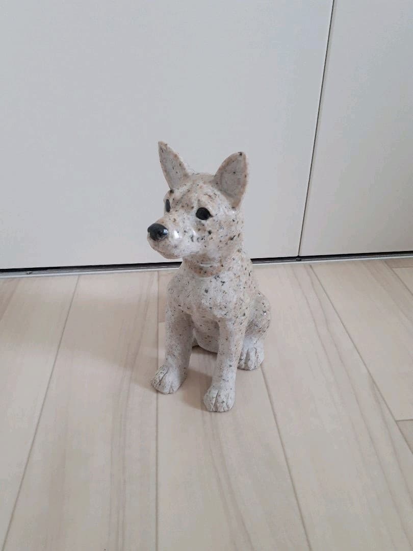 犬　チワワ？　石の置物