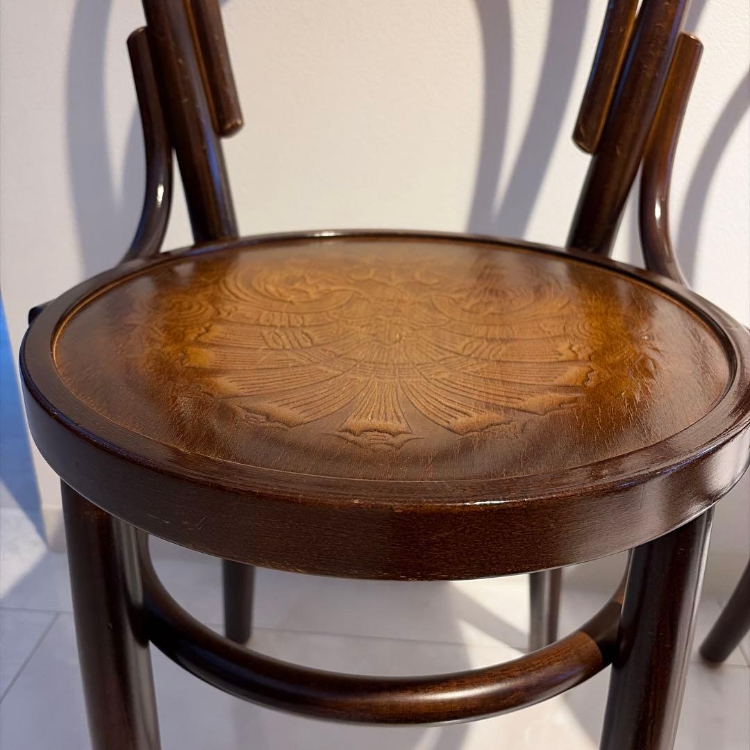 ダークブラウン 木製 曲木デザイン 椅子B